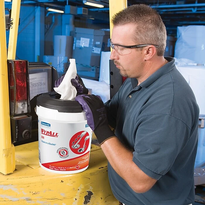 WypAll X70 Nylon Wipers, White, 220 Sheets/Roll, 3 Rolls/Carton (KCI83571) - Image 2